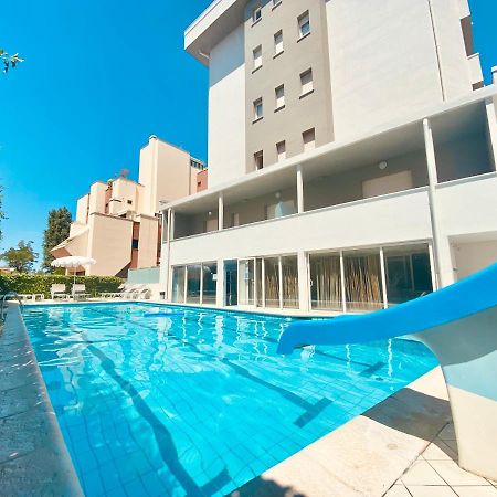 Noha Suite Hotel 里乔内 外观 照片