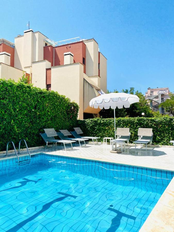 Noha Suite Hotel 里乔内 外观 照片