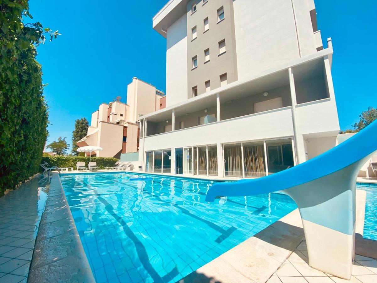 Noha Suite Hotel 里乔内 外观 照片